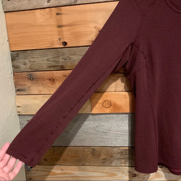 Patagonia Capilene® Midweight Crew Base Layer Long Sleeve Maroon Size S - Picture 4 of 13